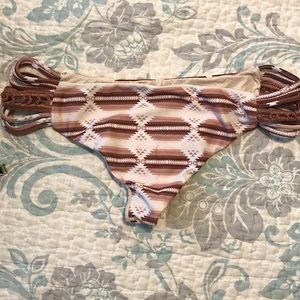 Acacia Cheeky Bottoms